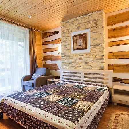 Отель Pid Khomiakom Татаров Экстерьер фото