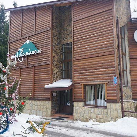 Отель Pid Khomiakom Татаров Экстерьер фото